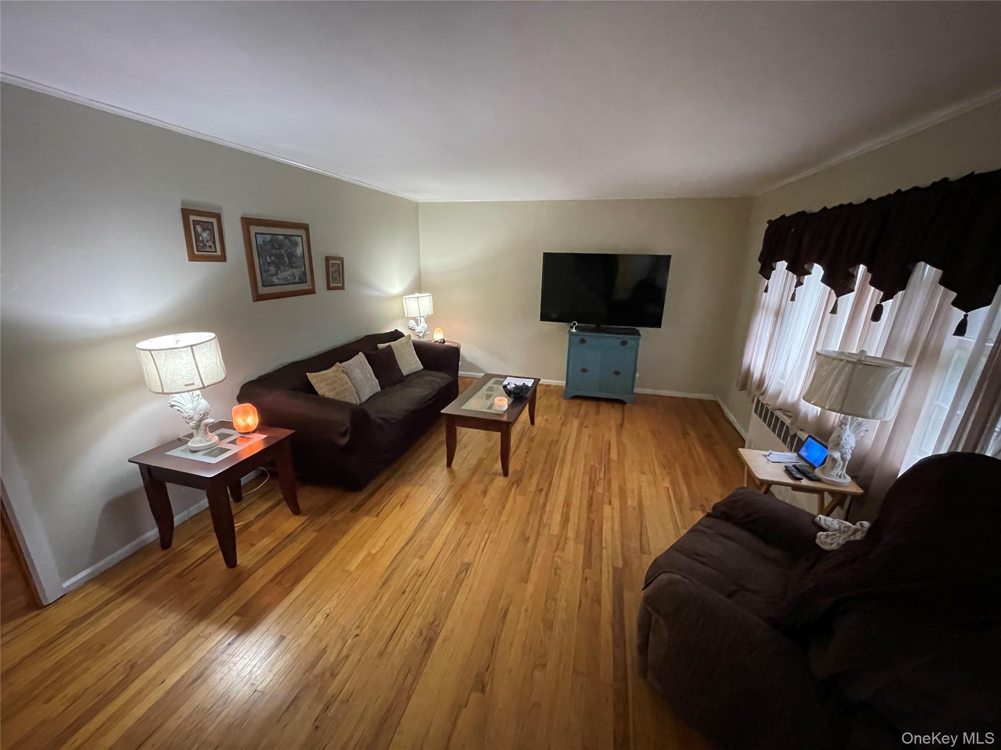 Lindenhurst, New York, 11757, United States, 4 Bedrooms Bedrooms, ,2 BathroomsBathrooms,Residential,For Sale,1989888