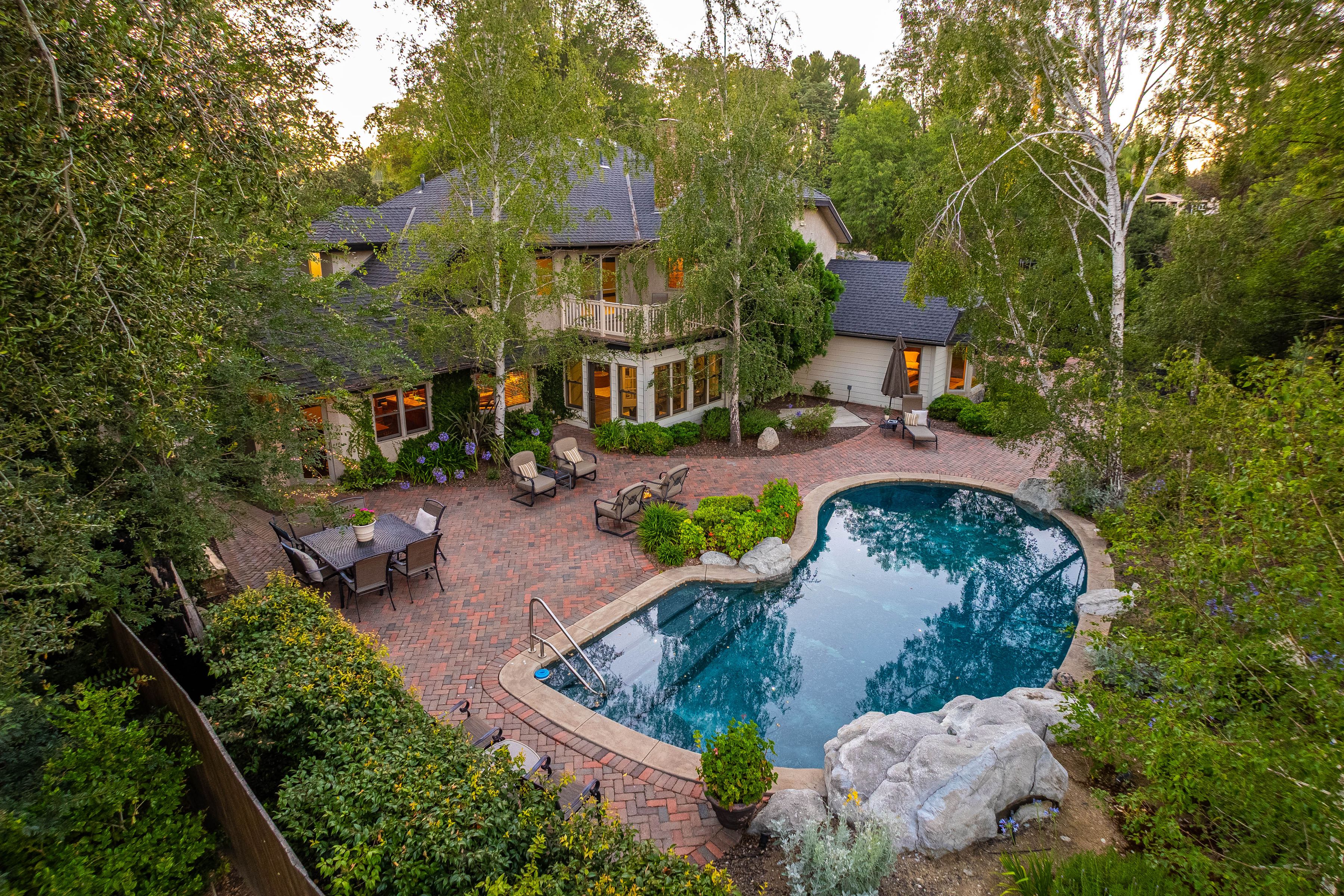  Gated Estate on Nearly 2 Acres - 物件實景