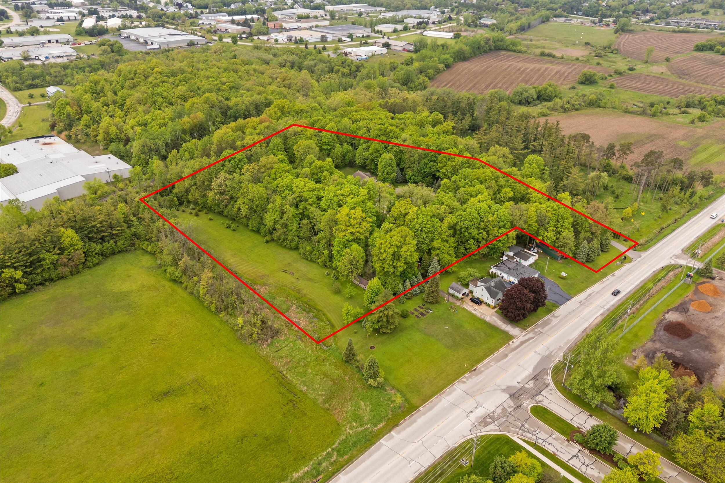 West Bend, Wisconsin, 53095, United States, 4 Bedrooms Bedrooms, ,4 BathroomsBathrooms,Residential,For Sale,1847652