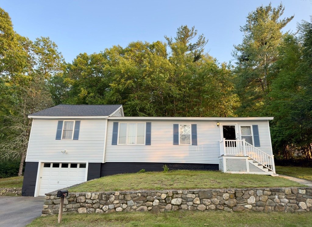 Methuen, Massachusetts, 01844, United States, 3 Bedrooms Bedrooms, ,1 BathroomBathrooms,Residential,For Sale,1937431