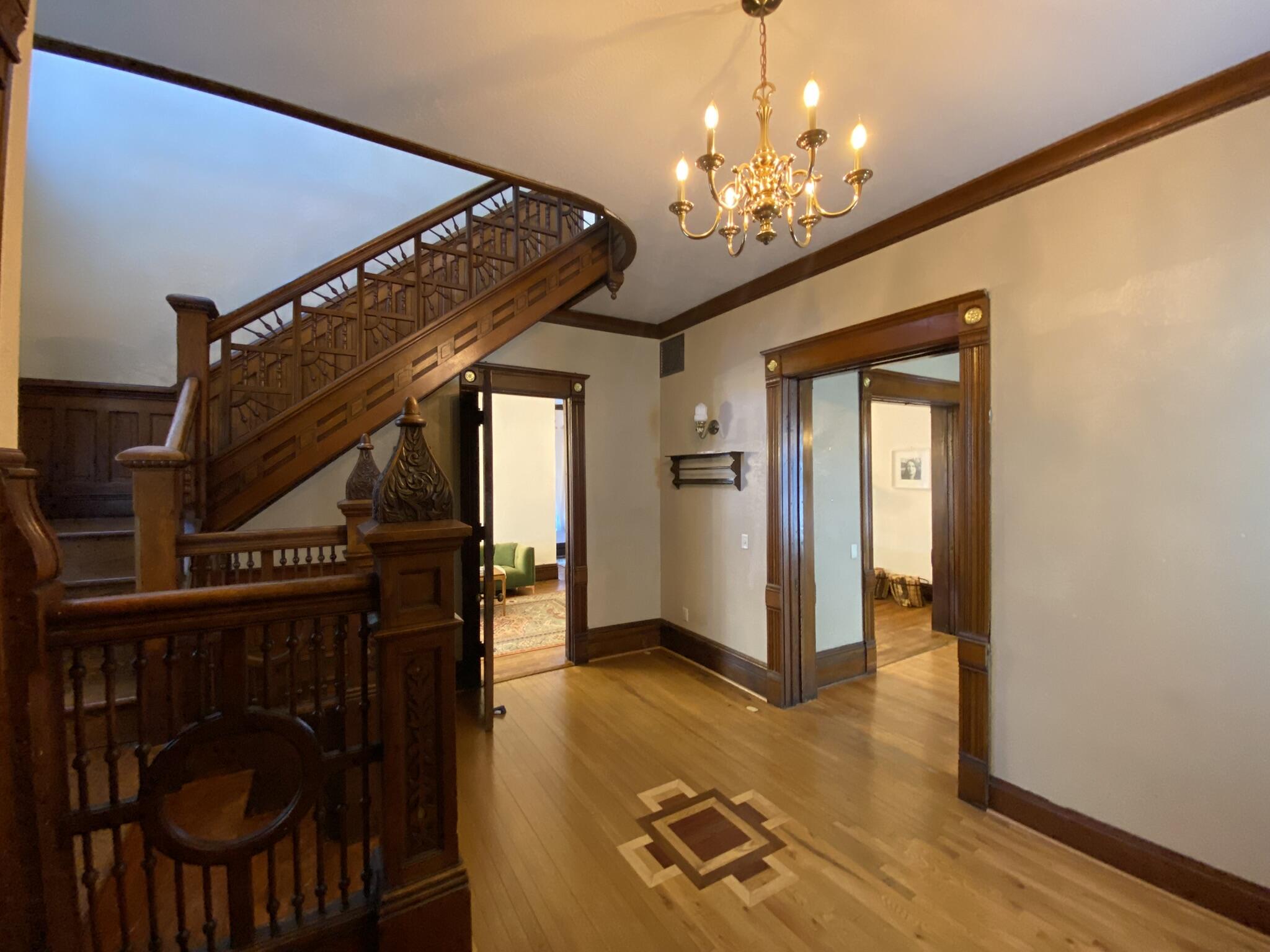 La Crosse, Wisconsin, 54601, United States, 6 Bedrooms Bedrooms, ,5 BathroomsBathrooms,Residential,For Sale,2018389