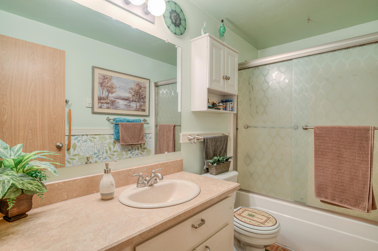 La Pine, Oregon, 97739, United States, 3 Bedrooms Bedrooms, ,2 BathroomsBathrooms,Residential,For Sale,2006496