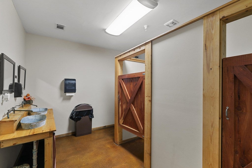 Midland City, Alabama, 36350, United States, 4 Bedrooms Bedrooms, ,3 BathroomsBathrooms,Residential,For Sale,1989153