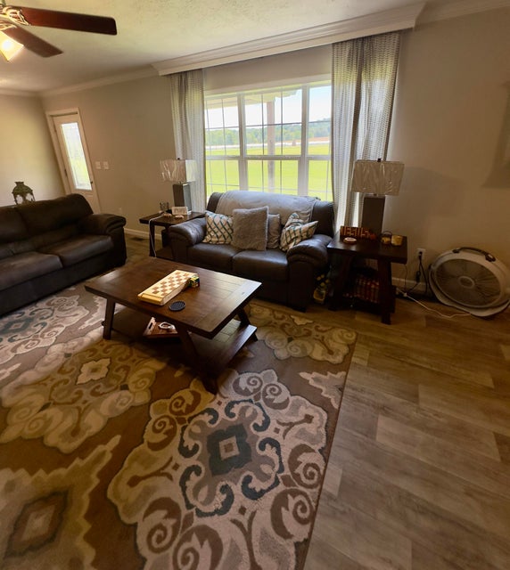 Albany, Kentucky, 42602, United States, 4 Bedrooms Bedrooms, ,2 BathroomsBathrooms,Residential,For Sale,1905722
