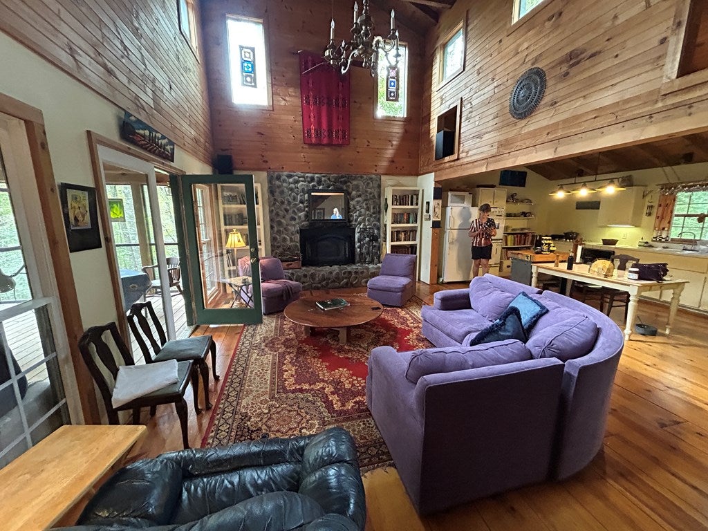 Blue Ridge, Georgia, 30513, United States, 3 Bedrooms Bedrooms, ,3 BathroomsBathrooms,Residential,For Sale,1954403