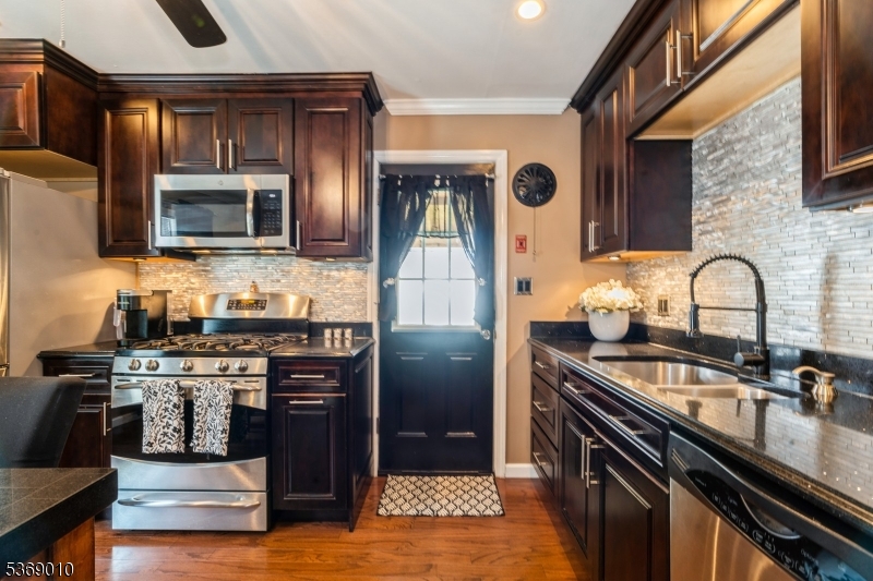 Rahway City, New Jersey, 07065, United States, 3 Bedrooms Bedrooms, ,2 BathroomsBathrooms,Residential,For Sale,1883212