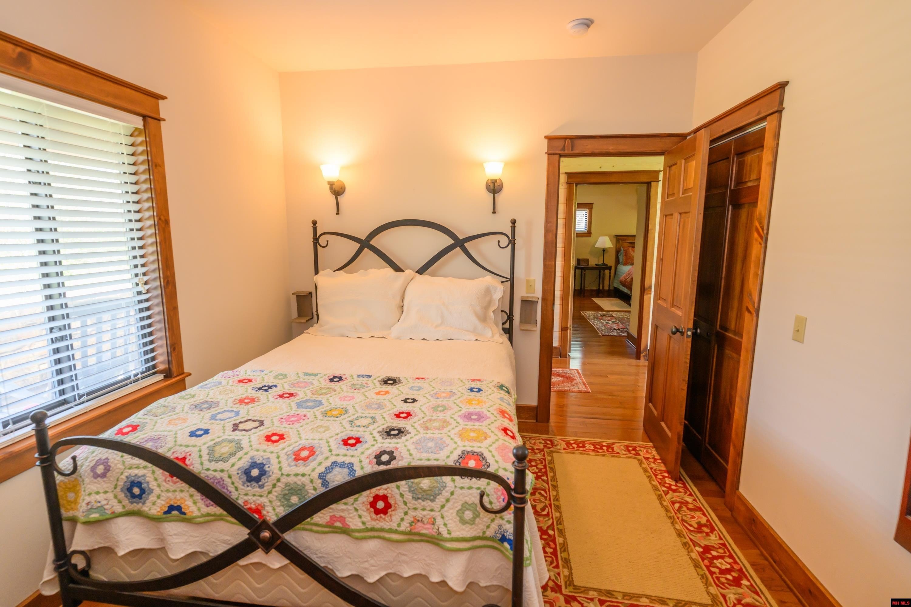 Norfork, Arkansas, 72658, United States, 3 Bedrooms Bedrooms, ,3 BathroomsBathrooms,Residential,For Sale,1921942
