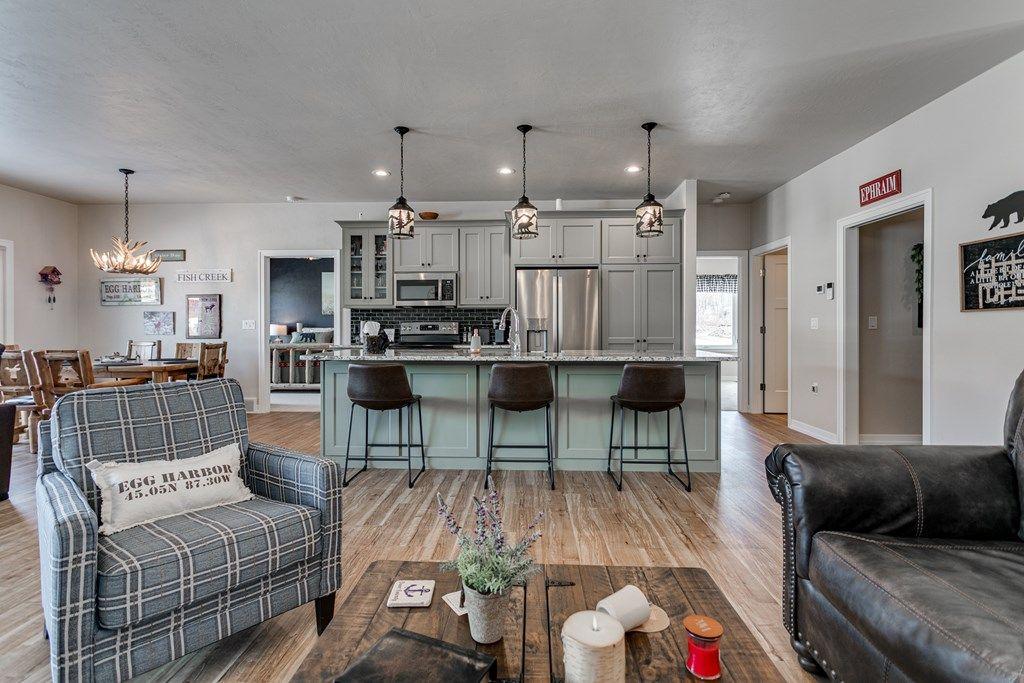 Egg Harbor, Wisconsin, 54209, United States, 2 Bedrooms Bedrooms, ,2 BathroomsBathrooms,Residential,For Sale,1721513