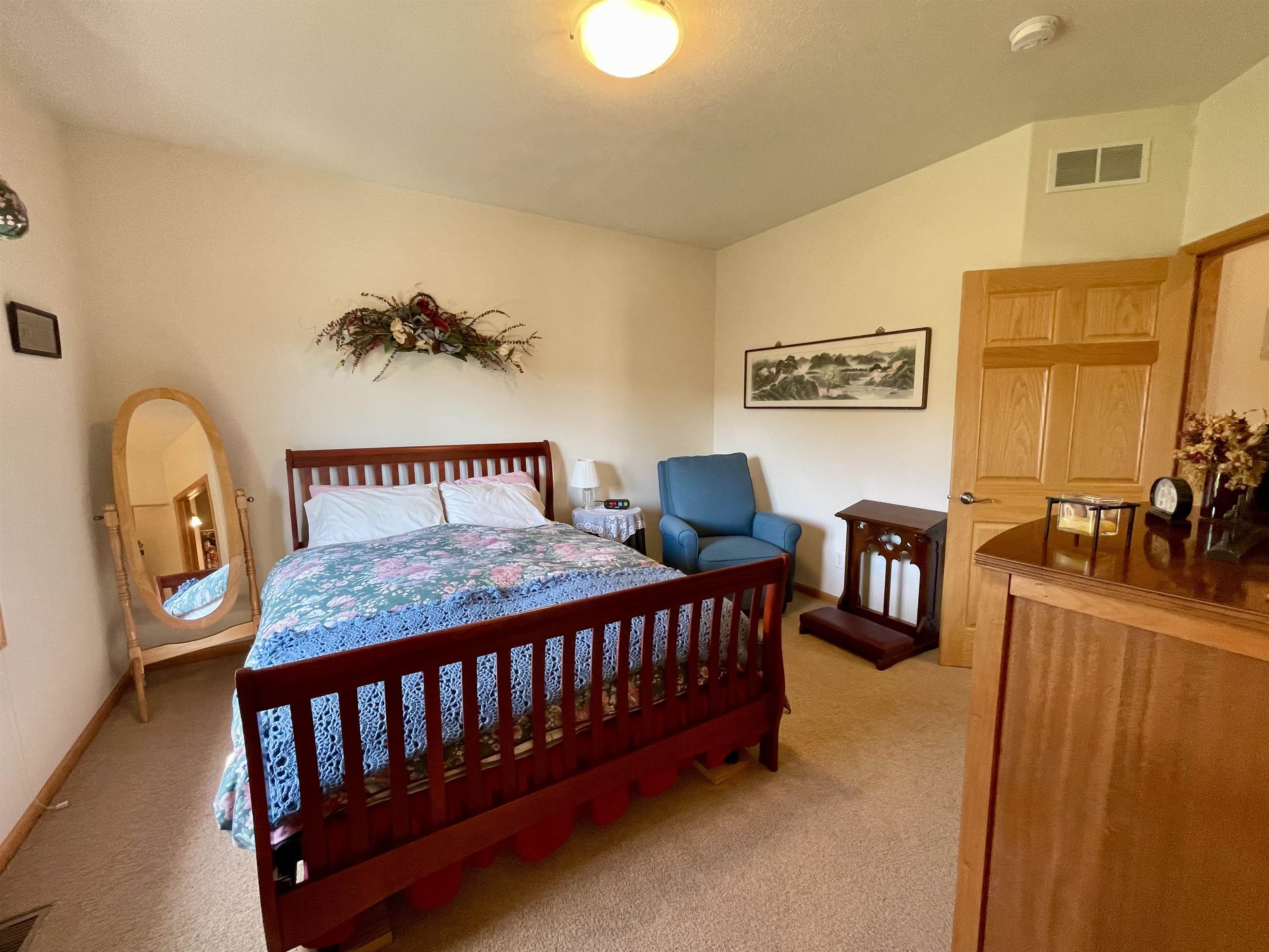 Janesville, Wisconsin, 53545, United States, 5 Bedrooms Bedrooms, ,4 BathroomsBathrooms,Residential,For Sale,1921861