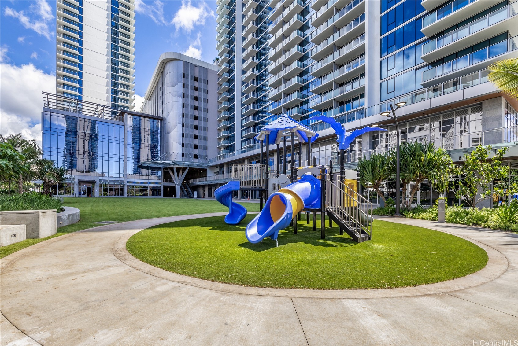 Honolulu, Hawaii, 96814, United States, 2 Bedrooms Bedrooms, ,2 BathroomsBathrooms,Residential,For Sale,1988150