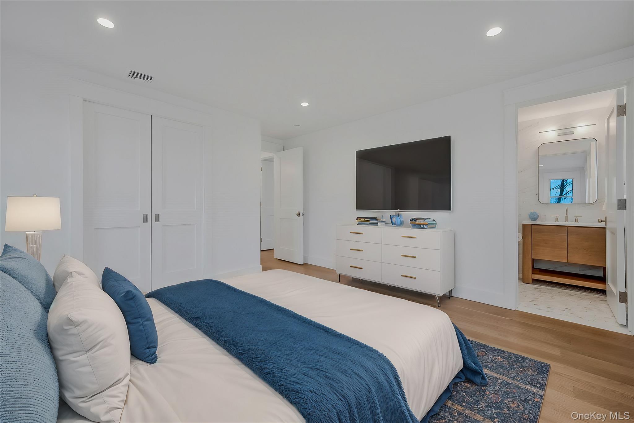 Greenport, New York, 11944, United States, 3 Bedrooms Bedrooms, ,3 BathroomsBathrooms,Residential,For Sale,1982379