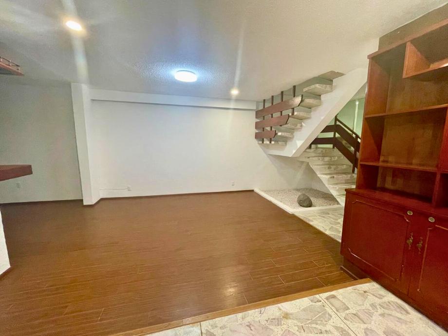 Naucalpan de Juárez, Estado de méxico, 53115, Mexico, 6 Bedrooms Bedrooms, ,5 BathroomsBathrooms,Residential,For Sale,1939413