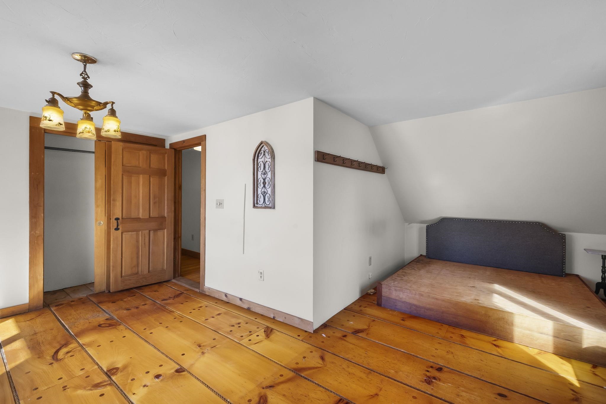 Weare, New Hampshire, 03281, United States, 2 Bedrooms Bedrooms, ,Residential,For Sale,1887155