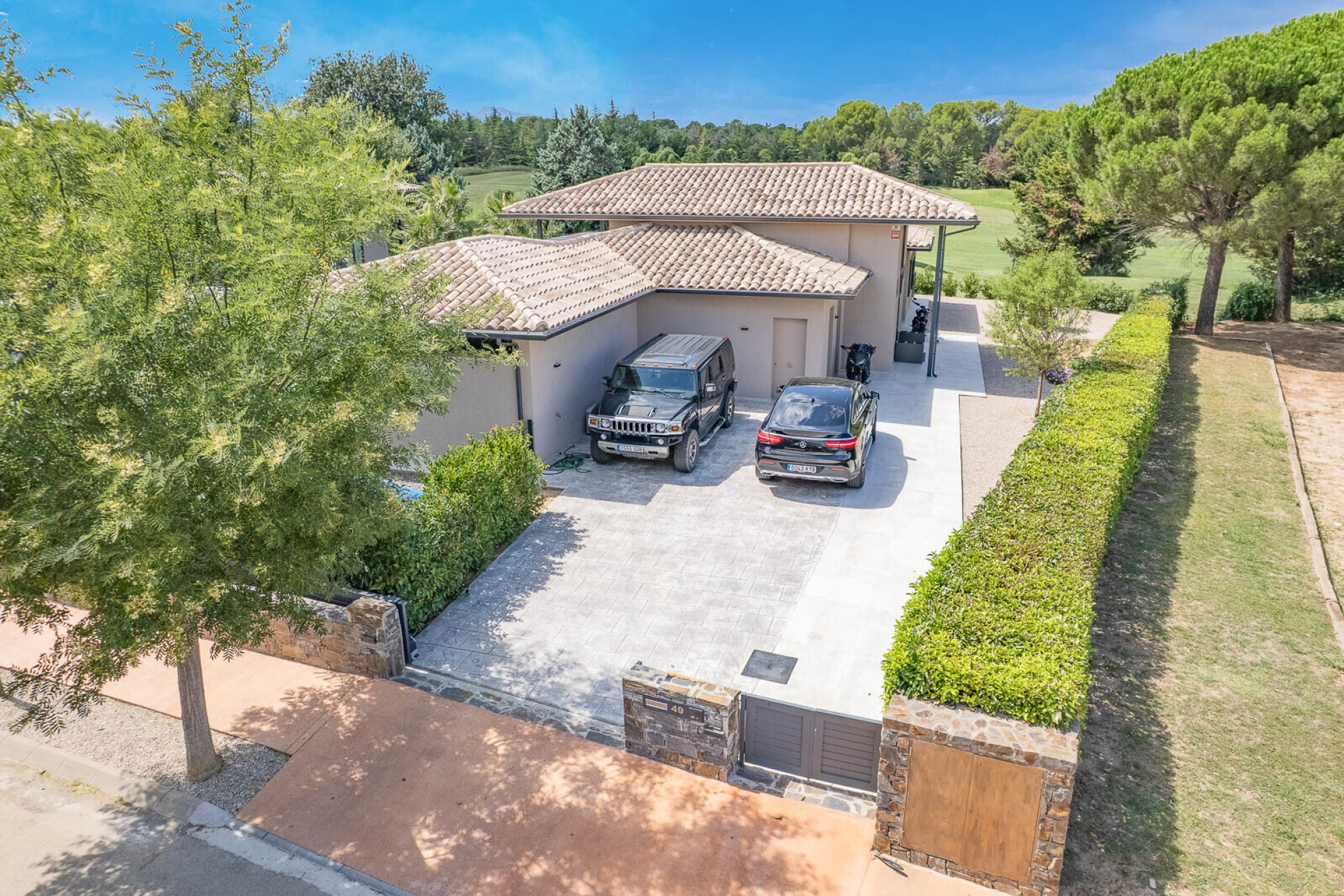  One-story Contemporary Villa in Golf Torremirona - 物件實景