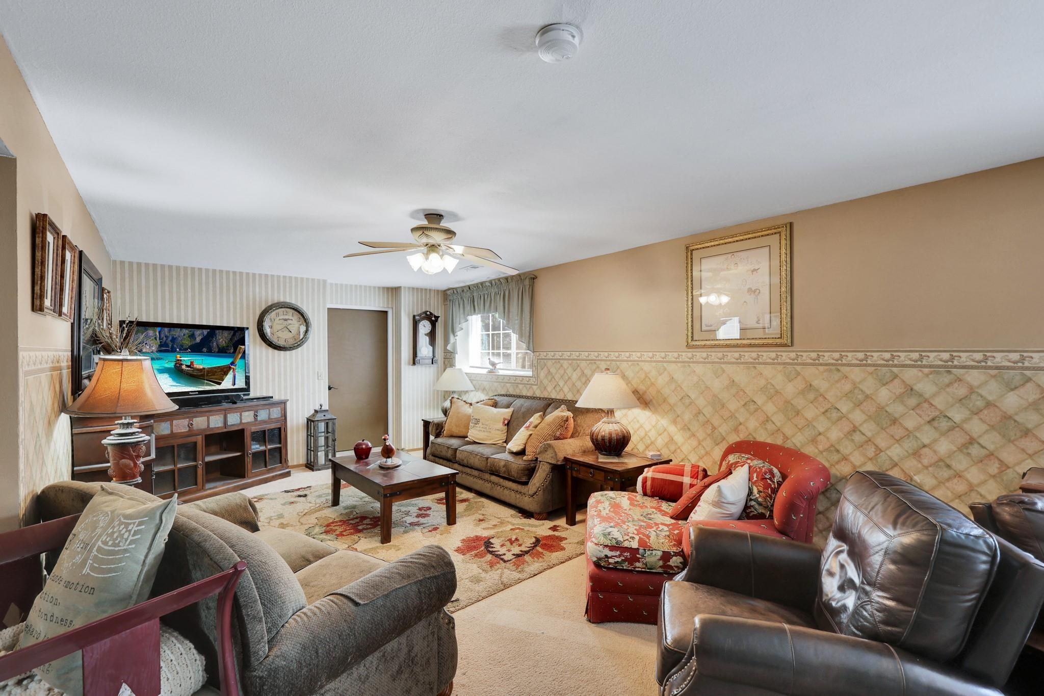 Medical Lake, Washington, 99022, United States, 5 Bedrooms Bedrooms, ,3 BathroomsBathrooms,Residential,For Sale,1901495