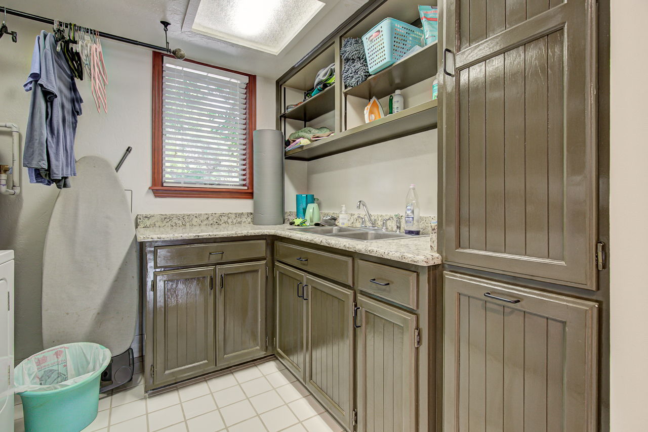 Enid, Oklahoma, 73703, United States, 4 Bedrooms Bedrooms, ,3 BathroomsBathrooms,Residential,For Sale,1810033