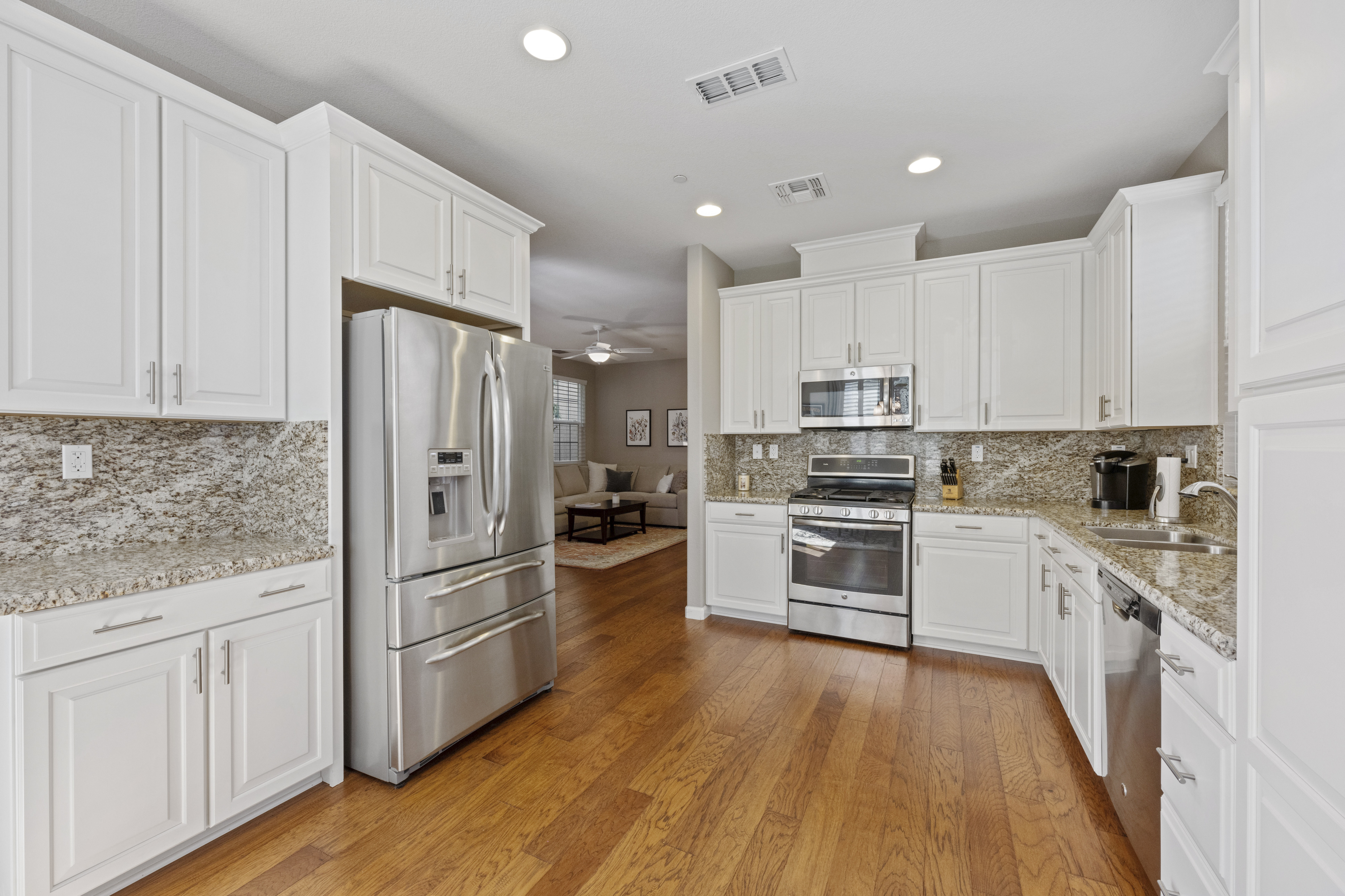  3041 Village Center Drive, Roseville, CA 95747 - 物件實景