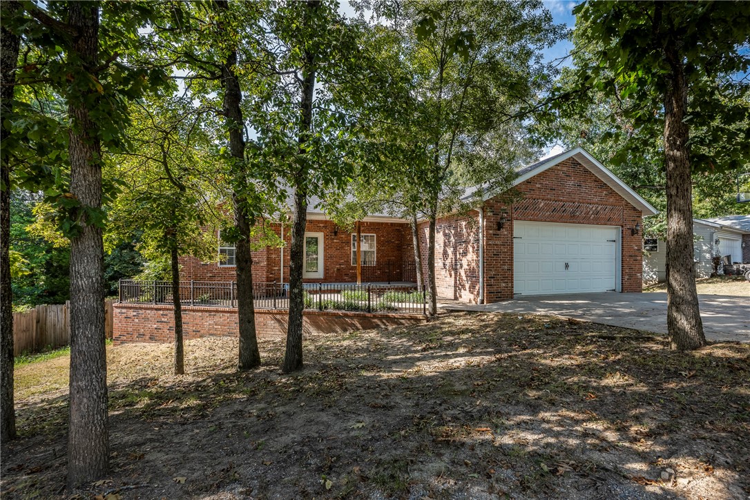 Bella Vista, Arkansas, 72714, United States, 4 Bedrooms Bedrooms, ,3 BathroomsBathrooms,Residential,For Sale,1916818