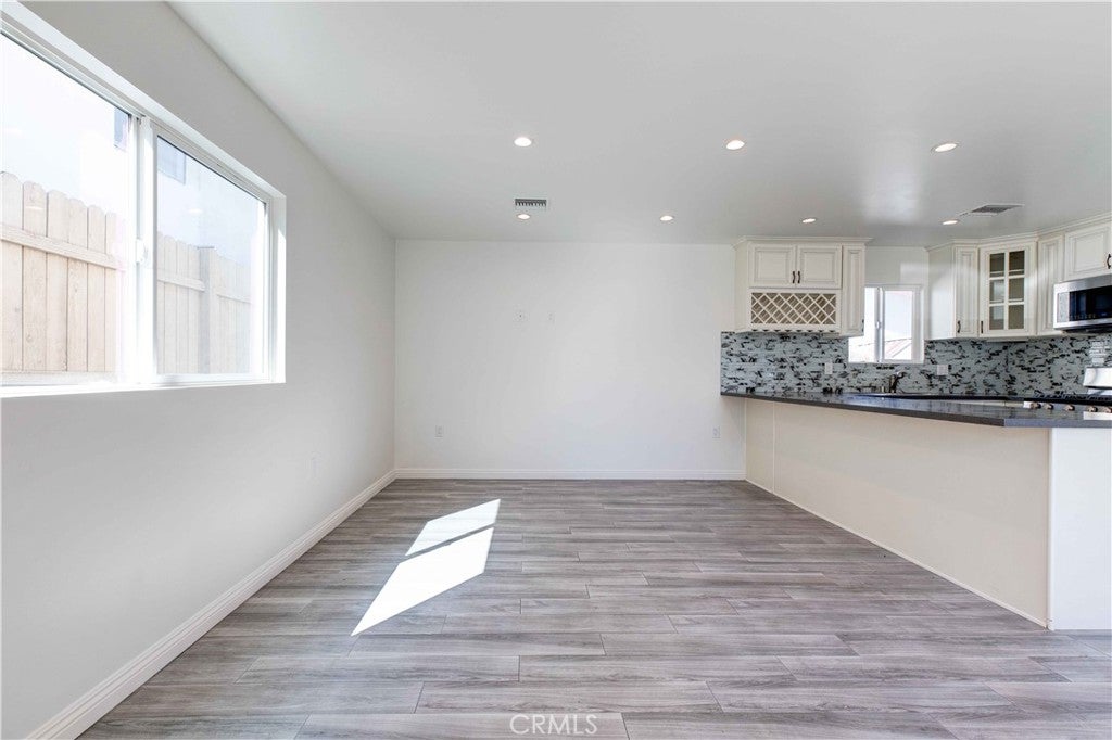 Sun Valley, California, 91352, United States, 4 Bedrooms Bedrooms, ,3 BathroomsBathrooms,Residential,For Sale,1938839