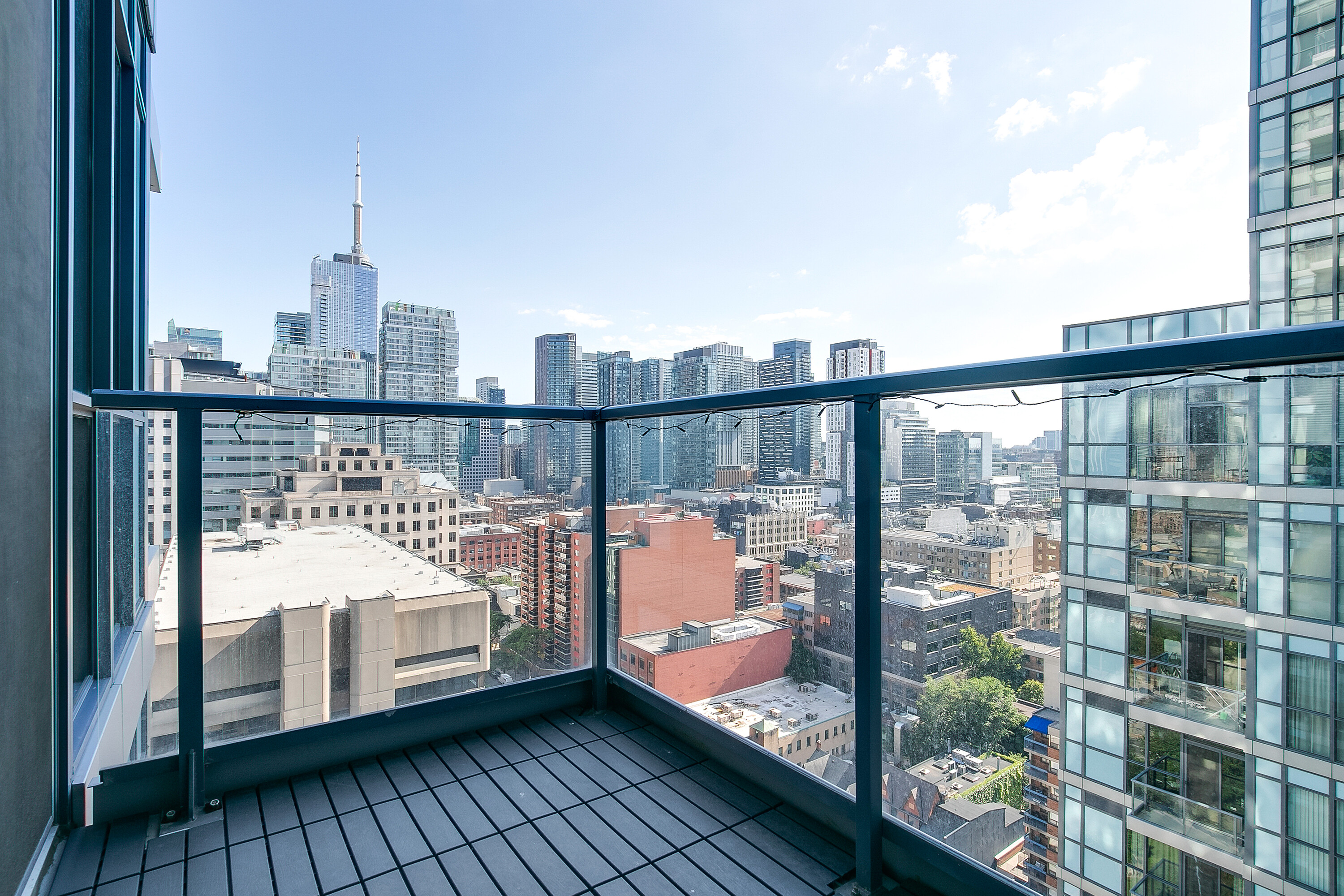  210 Simcoe Street - 物件實景