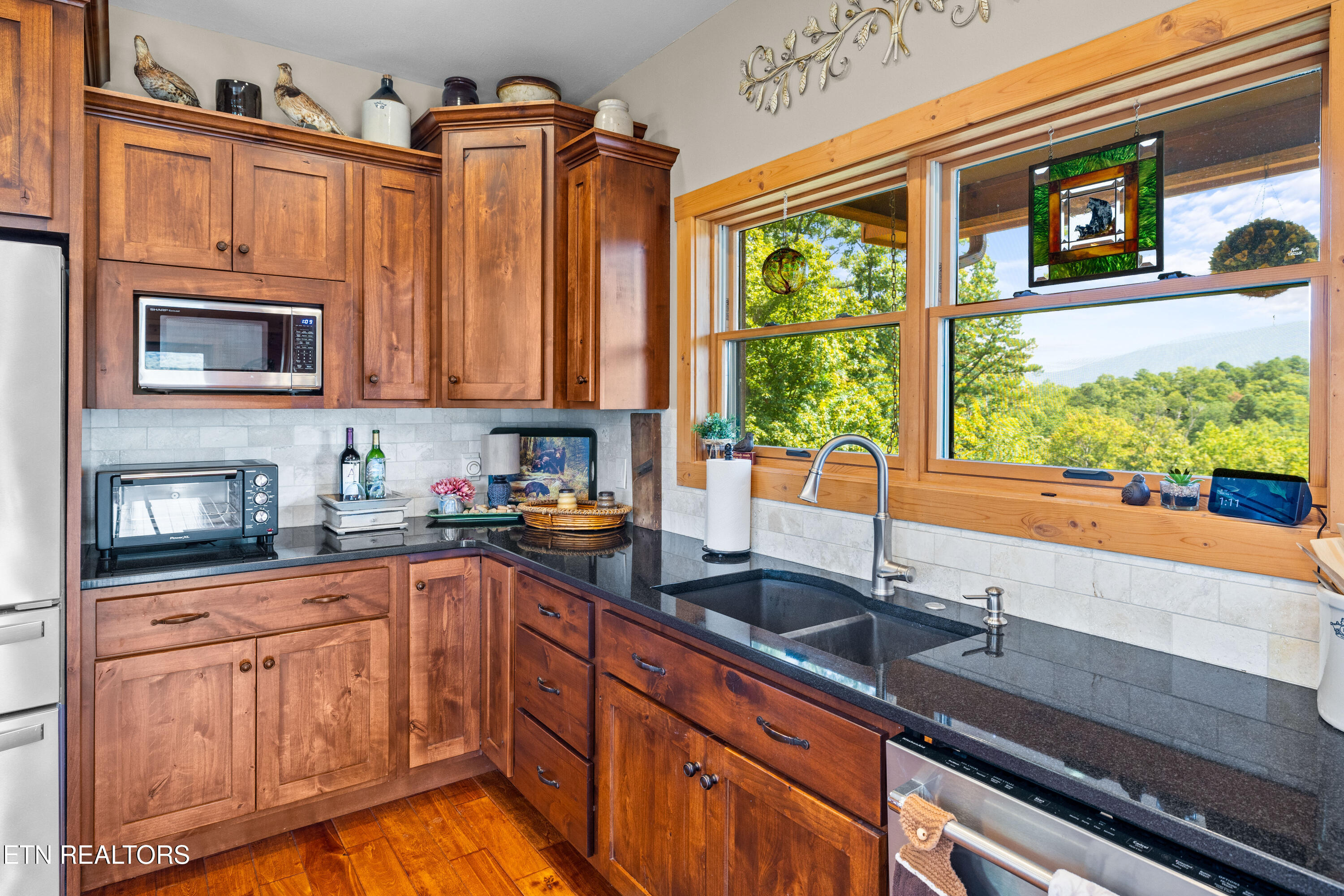 Sevierville, Tennessee, 37862, United States, 3 Bedrooms Bedrooms, ,3 BathroomsBathrooms,Residential,For Sale,1979377