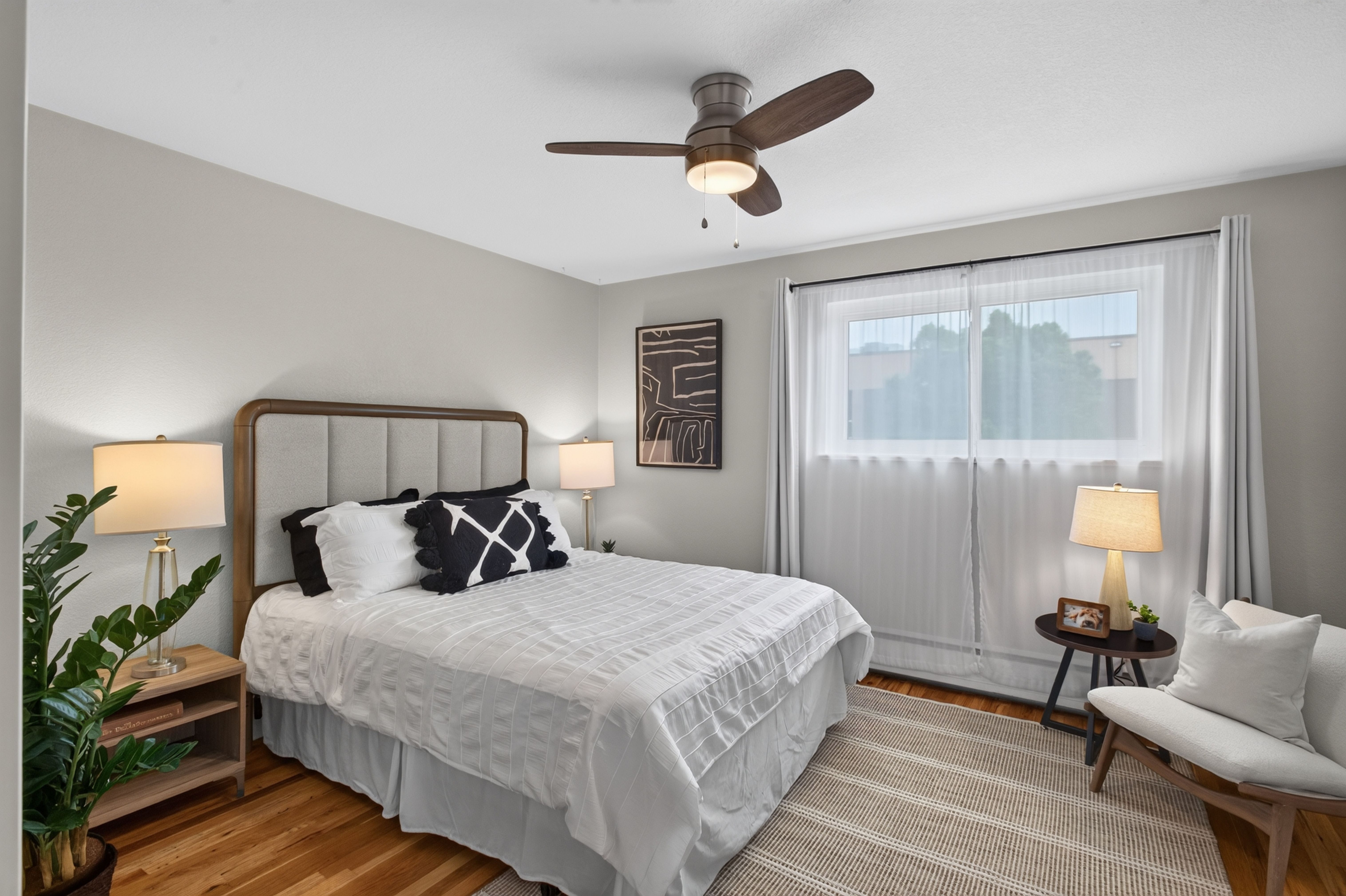  Updated, move-in ready home offers a bright, inviting floor plan - 物件實景