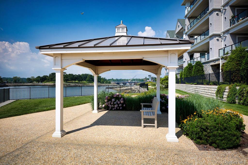 New Rochelle, New York, 10805, United States, 3 Bedrooms Bedrooms, ,4 BathroomsBathrooms,Residential,For Sale,1942227
