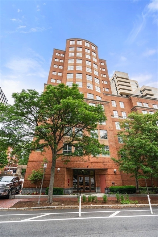 Cambridge, Massachusetts, 02139, United States, 1 Bedroom Bedrooms, ,2 BathroomsBathrooms,Residential,For Sale,1866549
