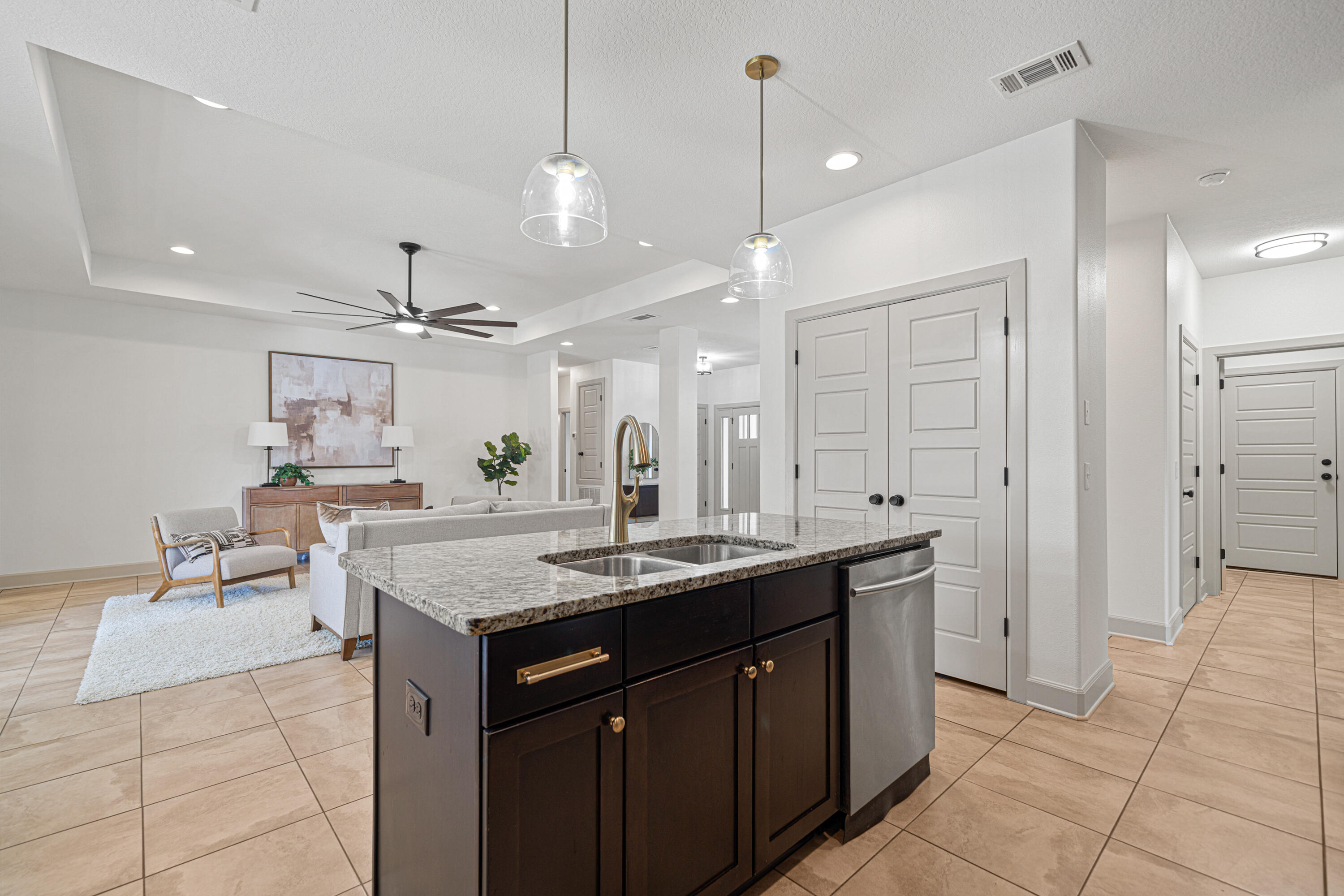 Crestview, Florida, 32536, United States, 5 Bedrooms Bedrooms, ,5 BathroomsBathrooms,Residential,For Sale,1906296