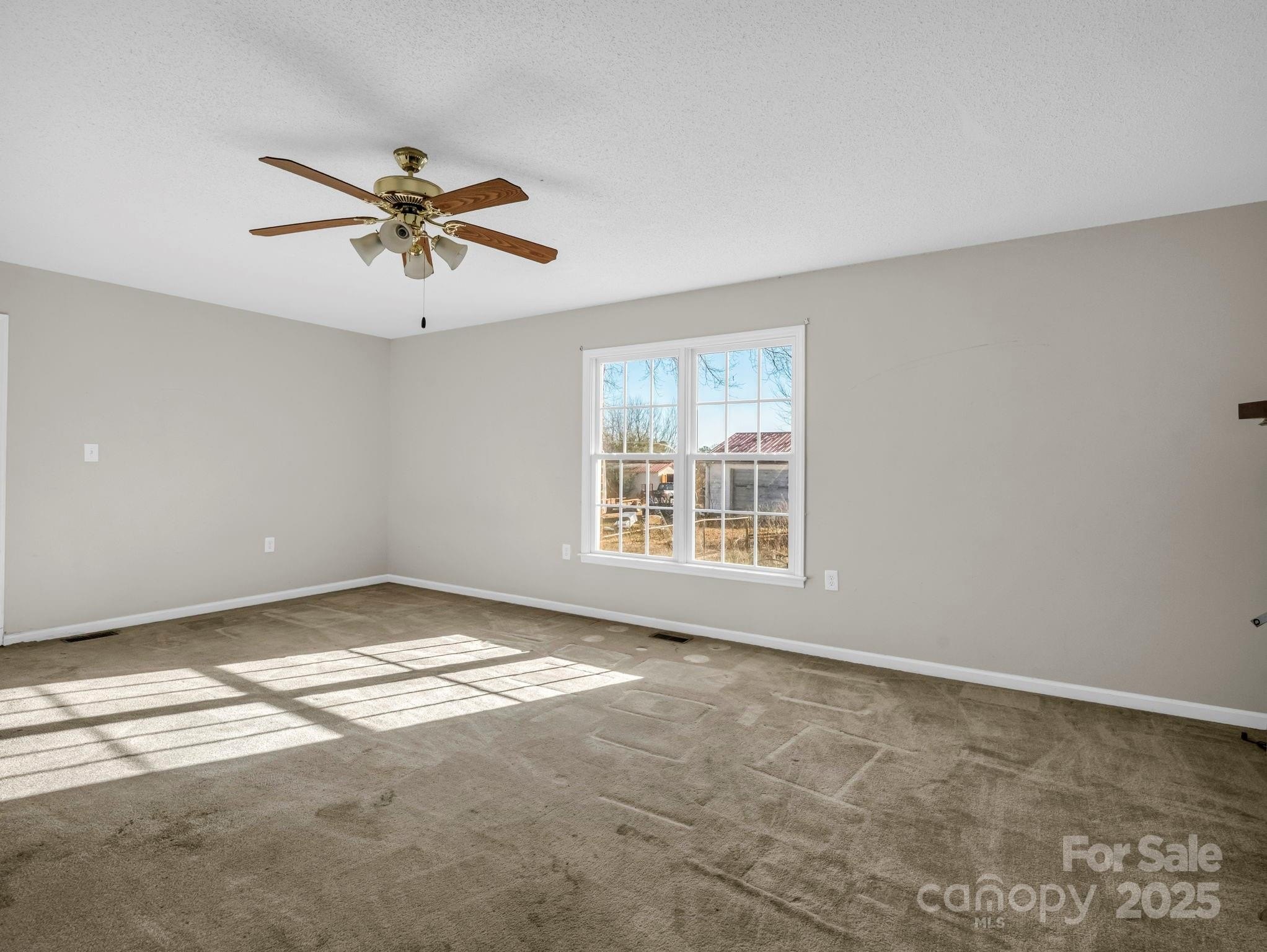 Lincolnton, North Carolina, 28092, United States, 3 Bedrooms Bedrooms, ,3 BathroomsBathrooms,Residential,For Sale,2005565