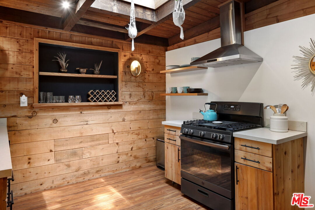 Topanga, California, 90290, United States, 4 Bedrooms Bedrooms, ,3 BathroomsBathrooms,Residential,For Sale,1795536