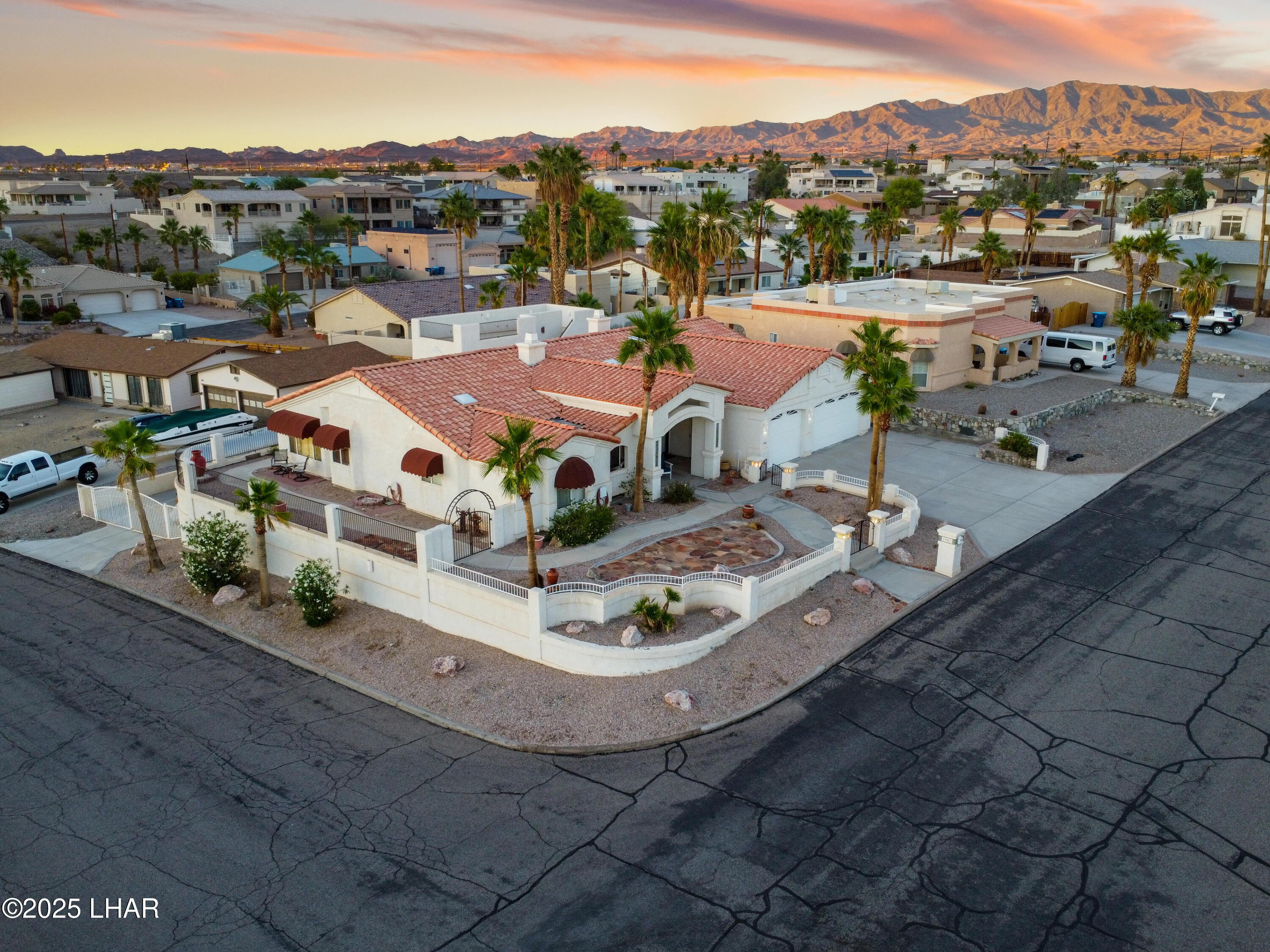 Lake Havasu City, Arizona, 86404, United States, 4 Bedrooms Bedrooms, ,4 BathroomsBathrooms,Residential,For Sale,1818242
