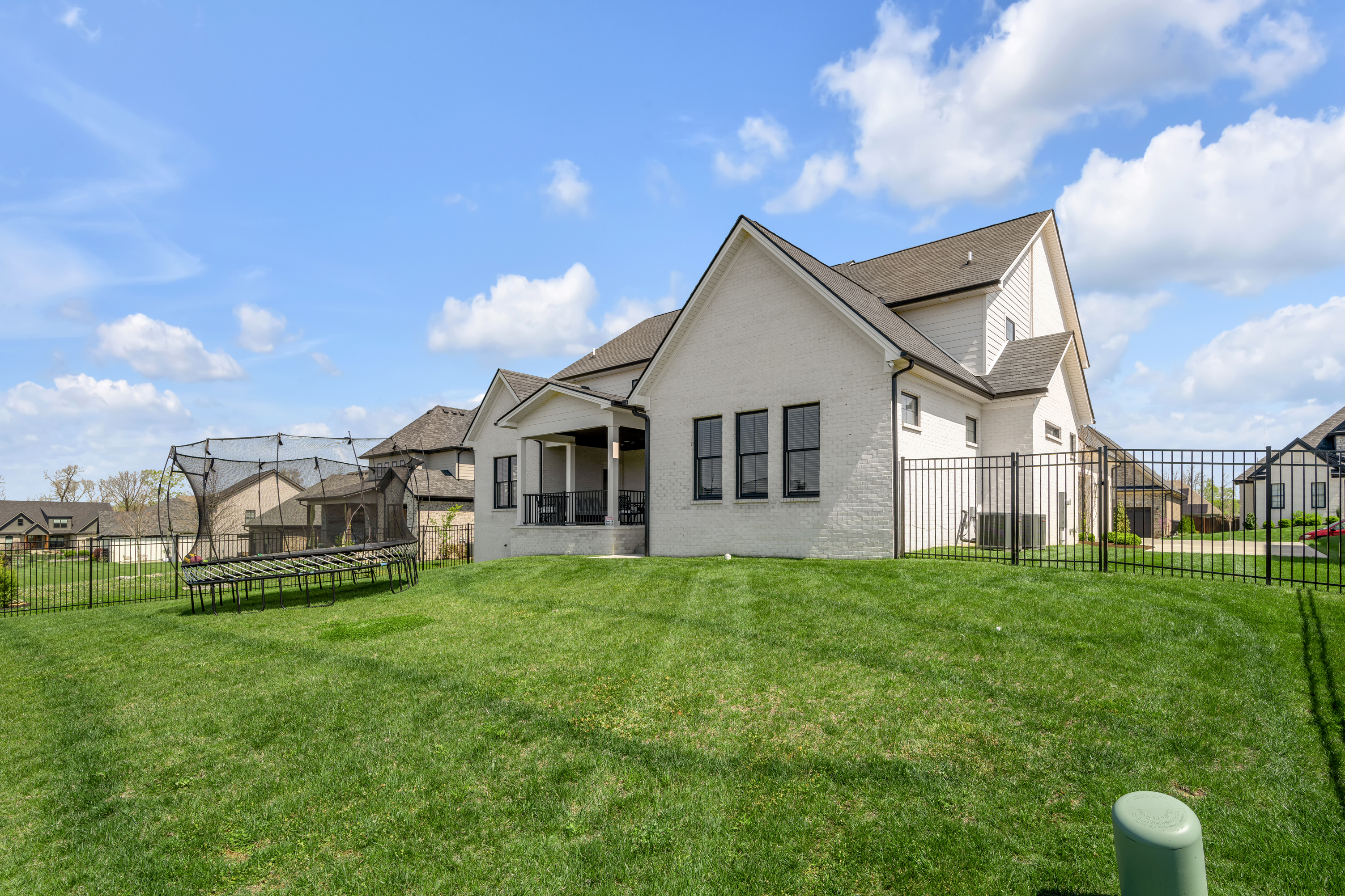  2429 Lorenzo Way - 物件實景