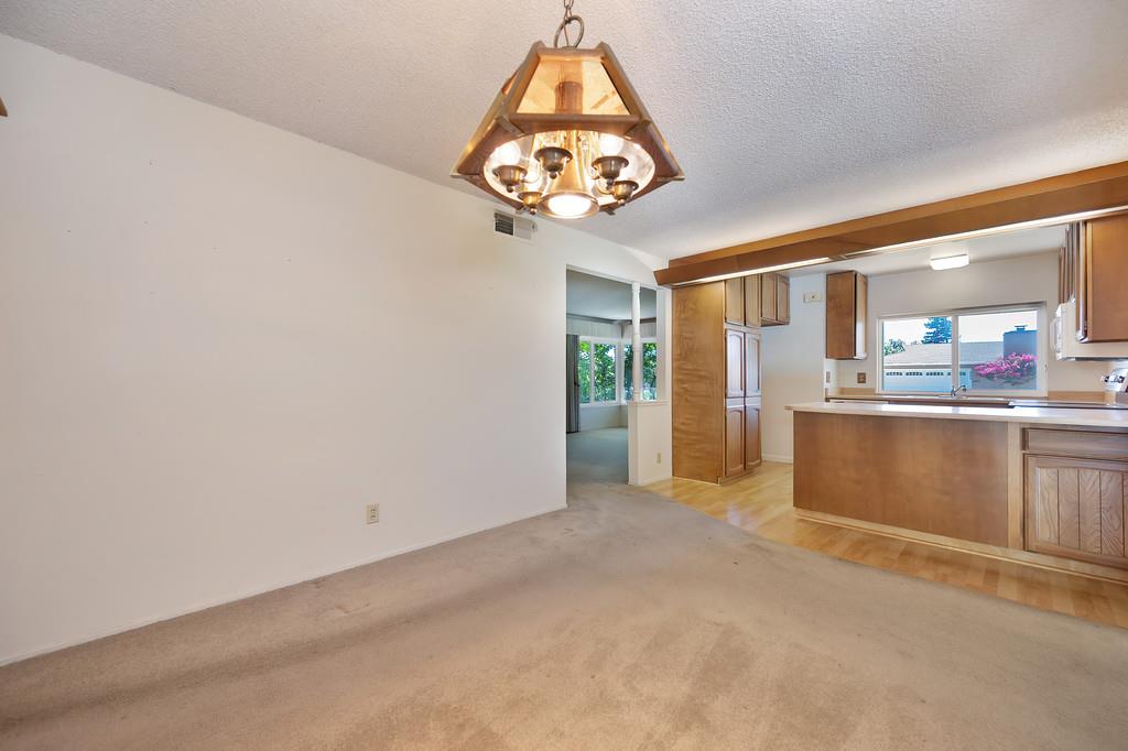 Roseville, California, 95678, United States, 3 Bedrooms Bedrooms, ,2 BathroomsBathrooms,Residential,For Sale,1940546