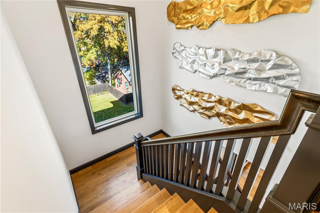 University City, Missouri, 63105, United States, 4 Bedrooms Bedrooms, ,5 BathroomsBathrooms,Residential,For Sale,1989585