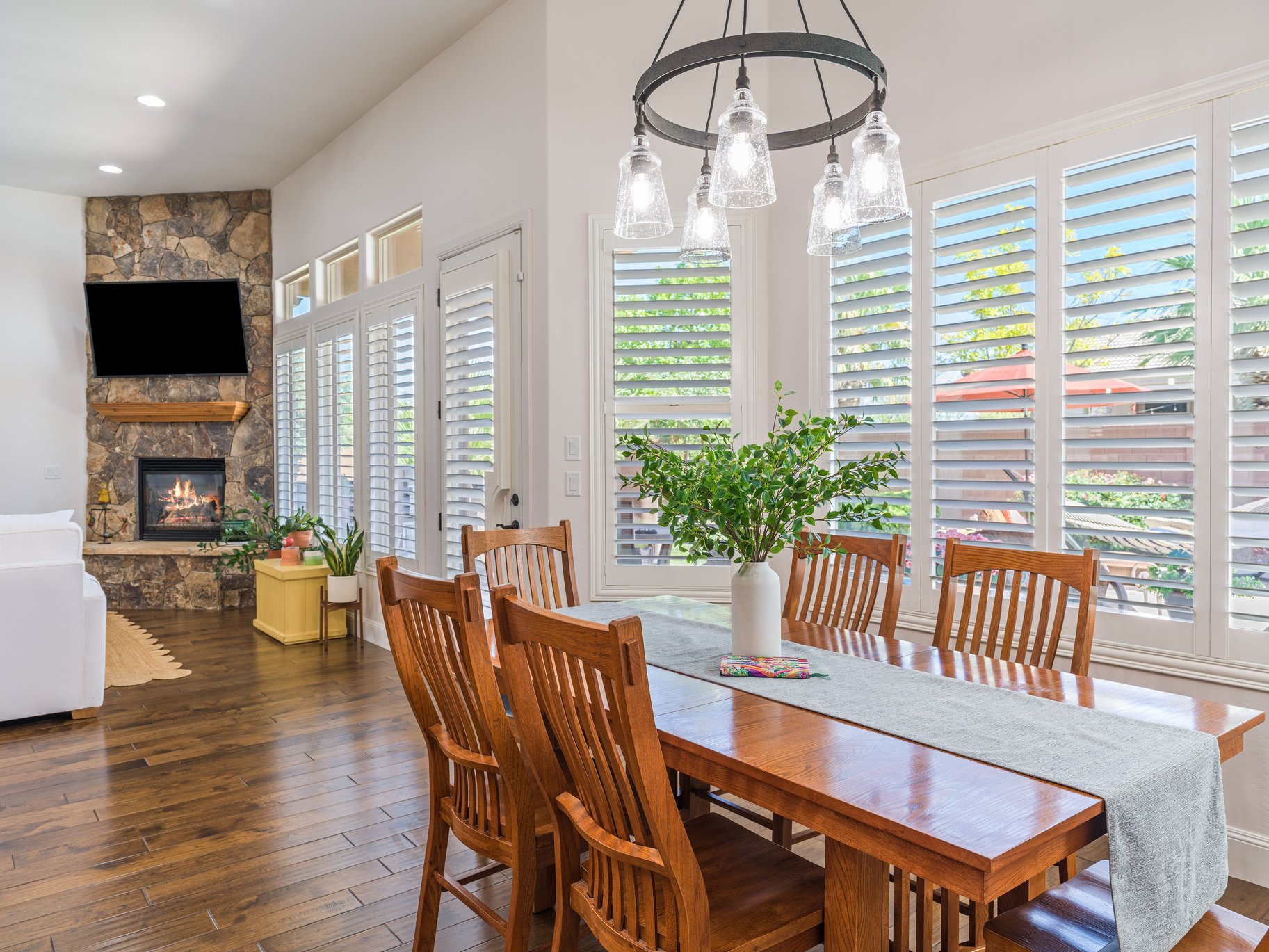  Single-Level Living with Private Pool & Rare 6-Car Garage in Green Springs - 物件實景