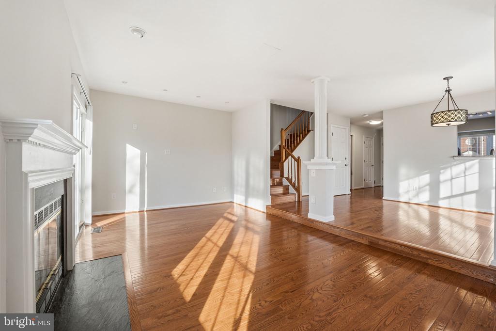 Sterling, Virginia, 20166, United States, 3 Bedrooms Bedrooms, ,3 BathroomsBathrooms,Residential,For Sale,2010365