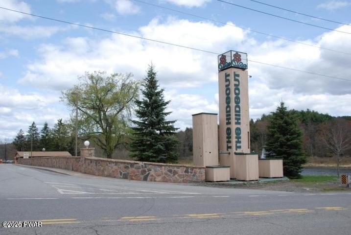 Lake Ariel, Pennsylvania, 18436, United States, 4 Bedrooms Bedrooms, ,4 BathroomsBathrooms,Residential,For Sale,1998731