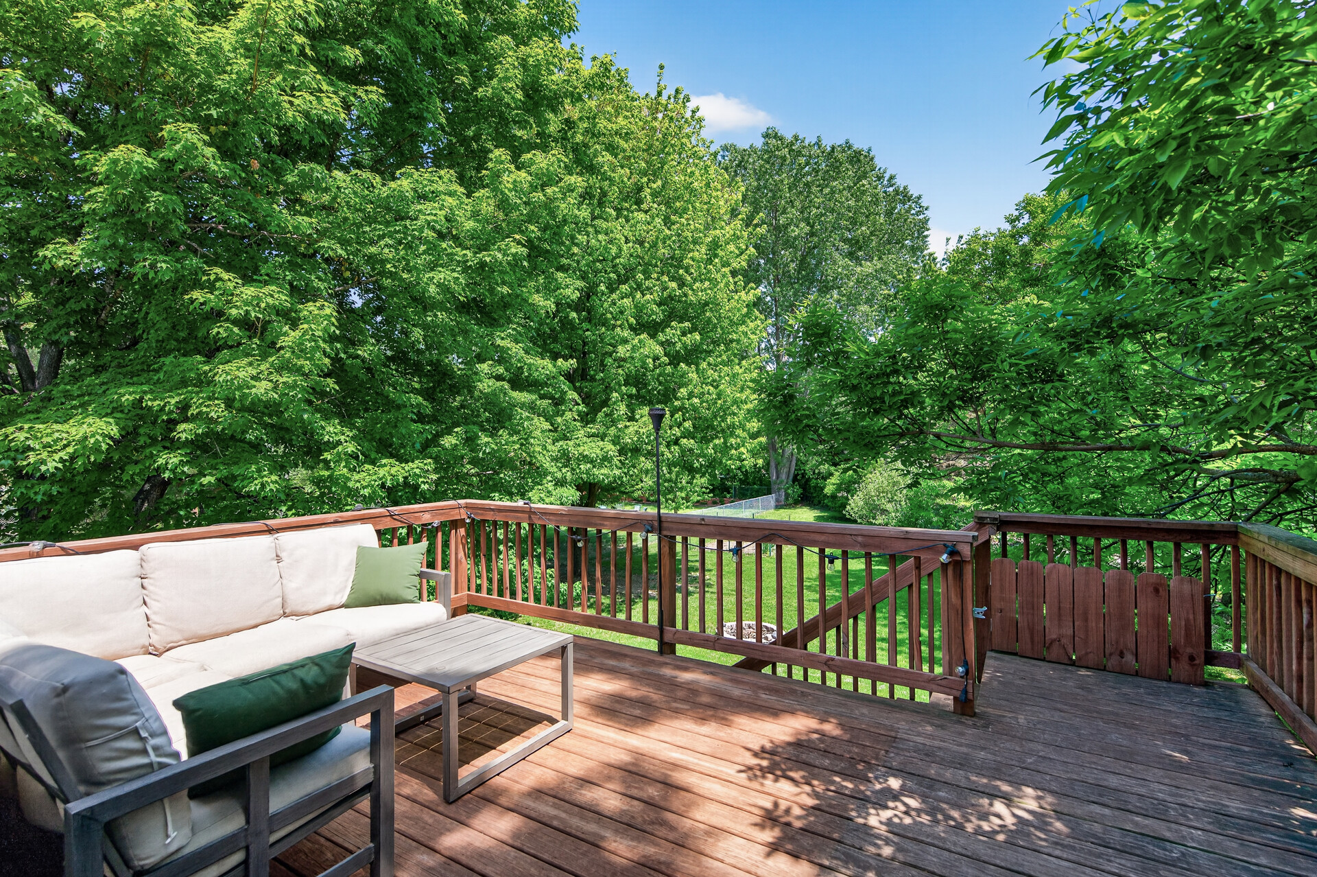  Wooded Retreat with Native Gardens and Expansive Outdoor Living - 物件實景