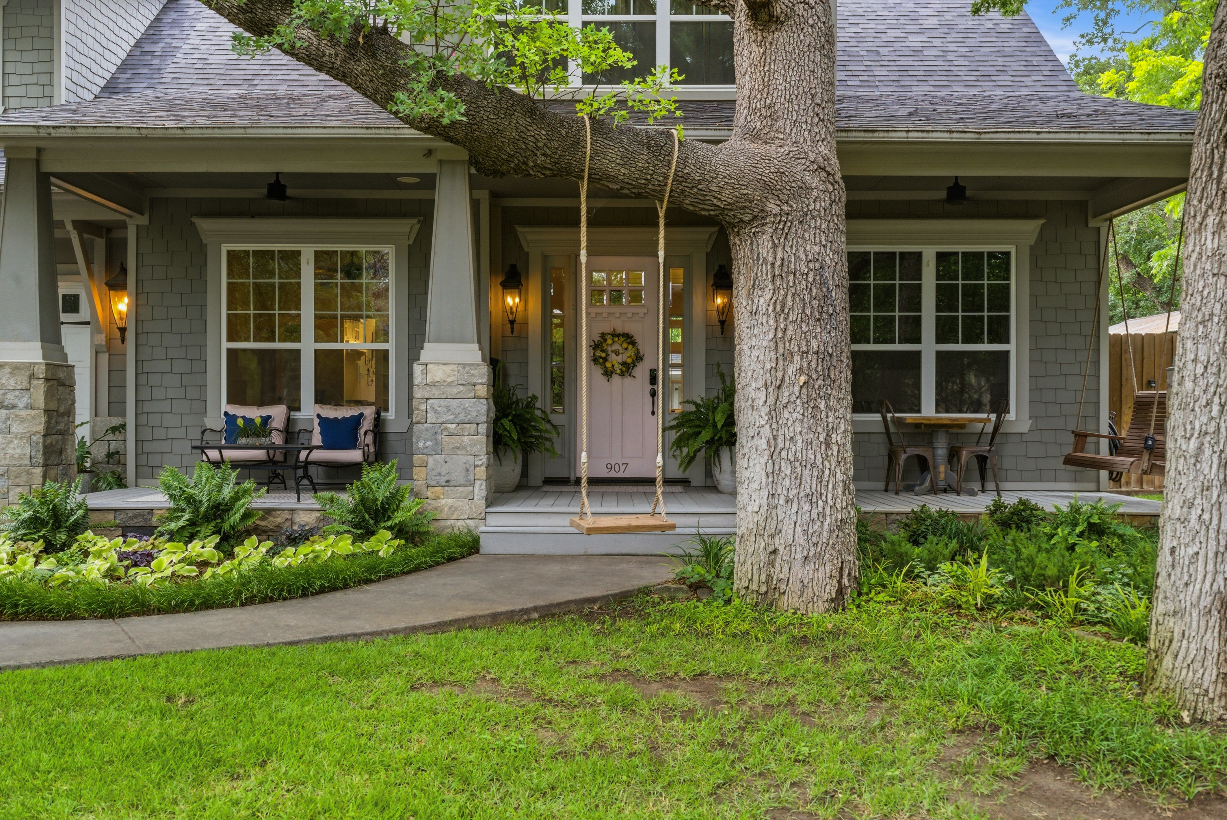  907 Cherry Street  Luxury Home for Sale in Graham, Texas - 物件實景