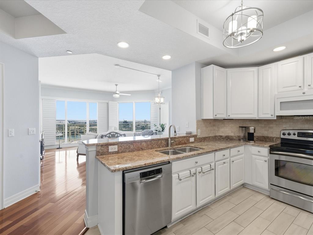 Tampa, Florida, 33602, United States, 2 Bedrooms Bedrooms, ,3 BathroomsBathrooms,Residential,For Sale,2003019