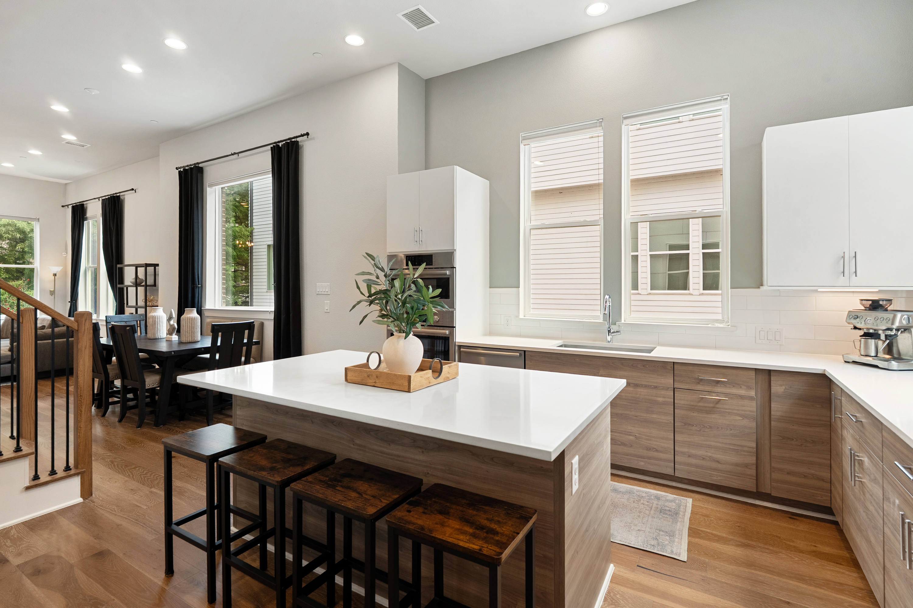  381 E. Greenbriar Lane #1001 - 物件實景