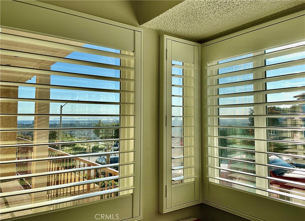 Signal Hill, California, 90755, United States, 2 Bedrooms Bedrooms, ,1 BathroomBathrooms,Residential,For Sale,1970804