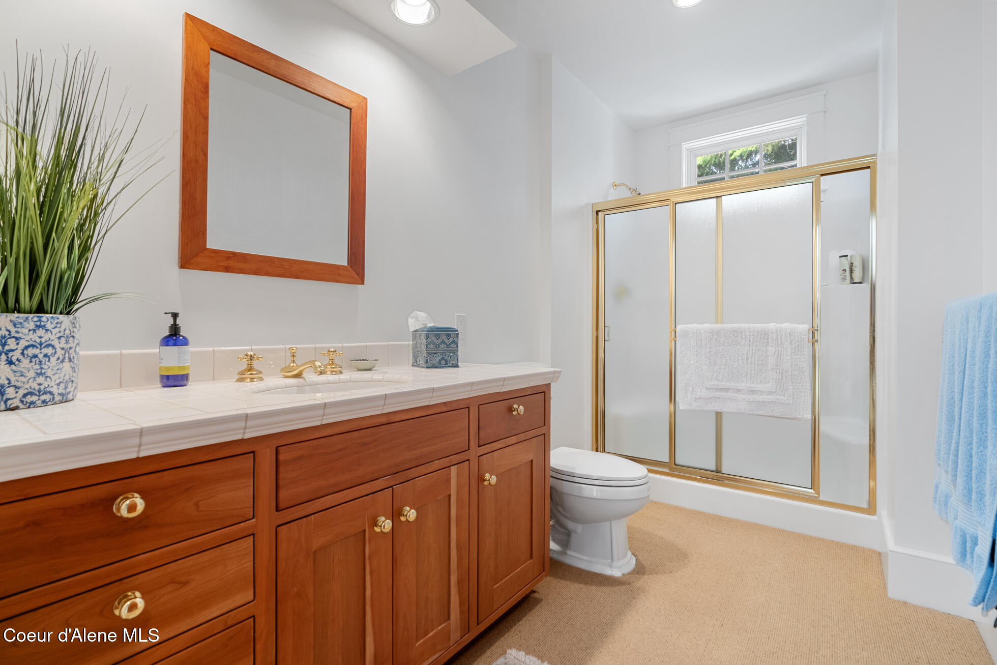 Coeur d'Alene, Idaho, 83814, United States, 4 Bedrooms Bedrooms, ,5 BathroomsBathrooms,Residential,For Sale,1864122