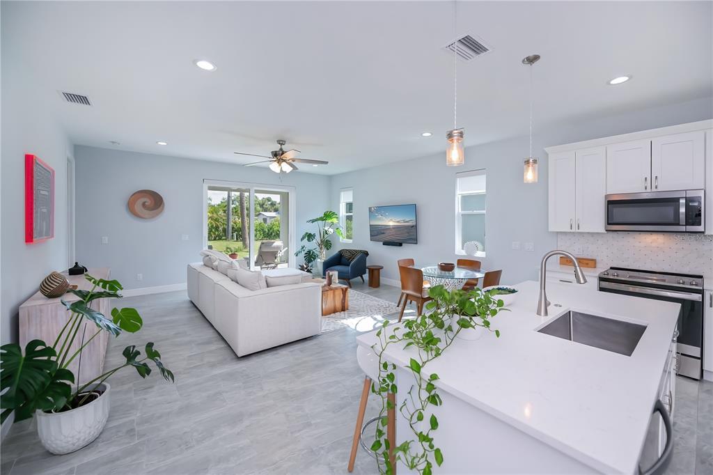 Venice, Florida, 34285, United States, 3 Bedrooms Bedrooms, ,2 BathroomsBathrooms,Residential,For Sale,1934164