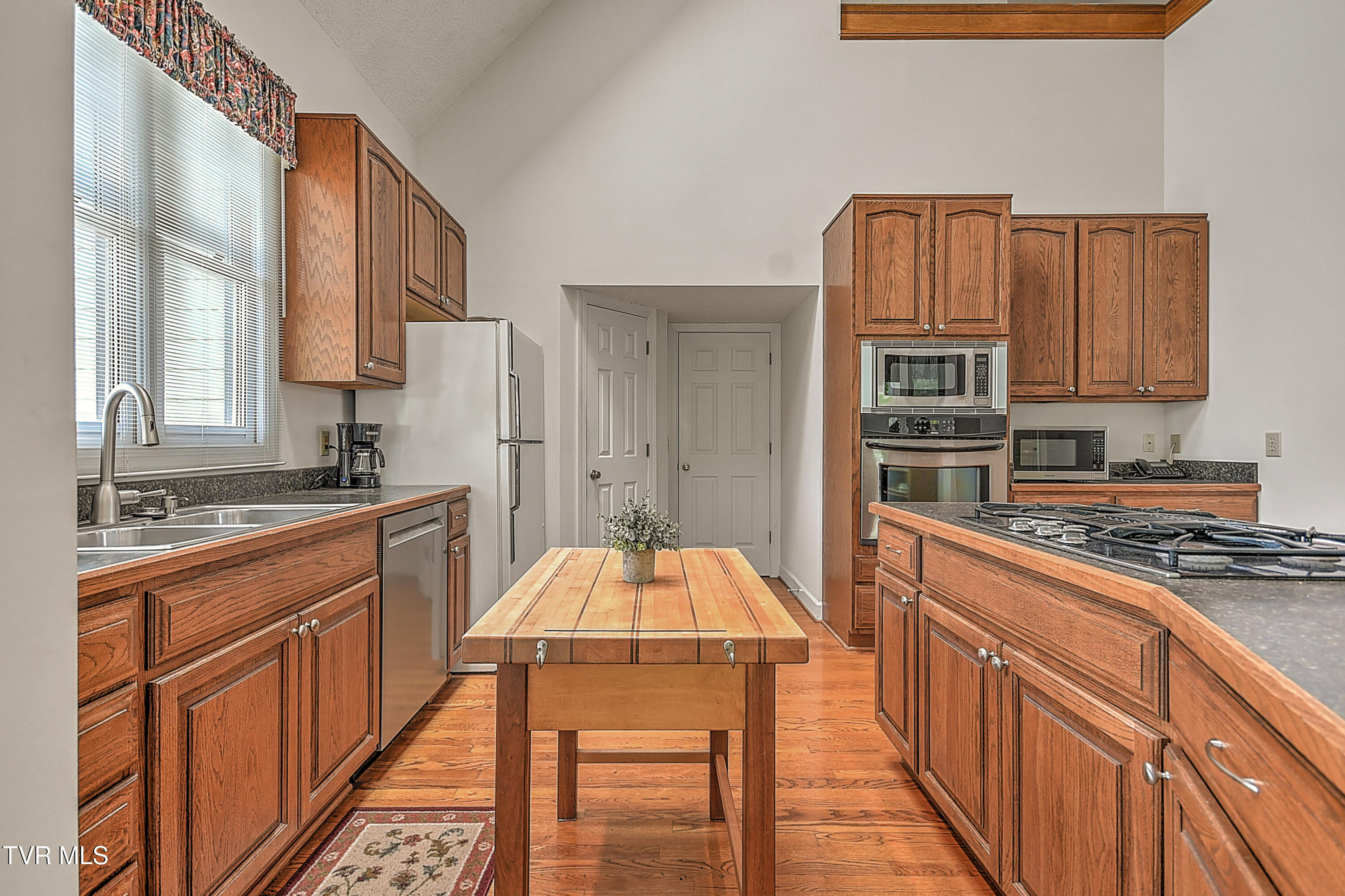 Johnson City, Tennessee, 37604, United States, 4 Bedrooms Bedrooms, ,3 BathroomsBathrooms,Residential,For Sale,1870775