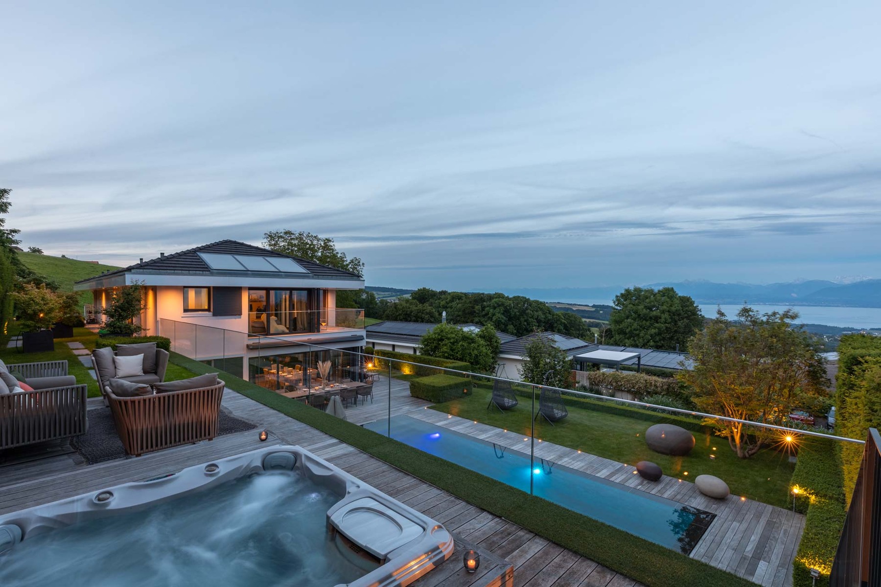 Luxurious contemporary property with panoramic views