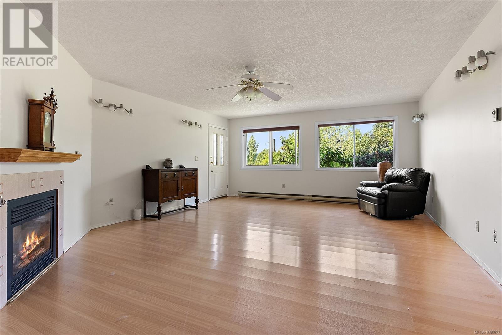SAANICH, British Columbia, V8Z 3G7, CA, 3 Bedrooms Bedrooms, ,2 BathroomsBathrooms,Residential,For Sale,1949022