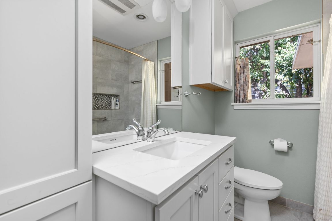 Austin, Texas, 78757, United States, 3 Bedrooms Bedrooms, ,2 BathroomsBathrooms,Residential,For Sale,1956821