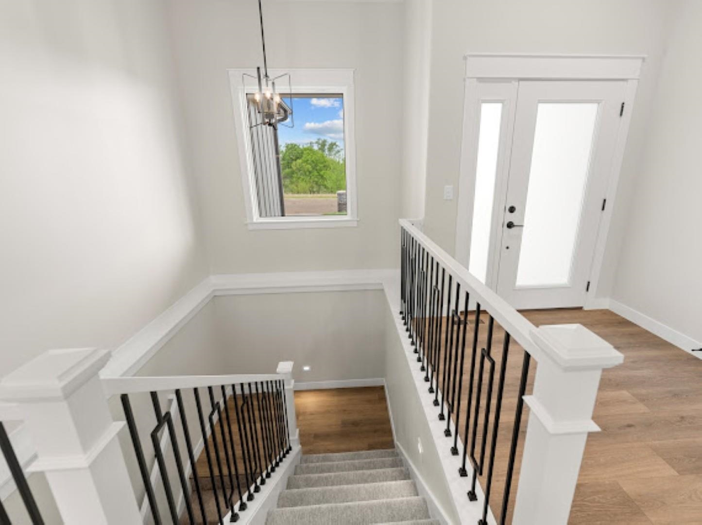 Salina, Kansas, 67401, United States, 5 Bedrooms Bedrooms, ,3 BathroomsBathrooms,Residential,For Sale,1737459